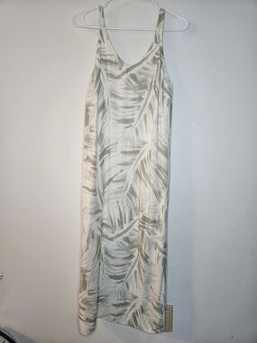 Sleeveless V-Neck Maxi Slip Dress in Beige Leaf Print